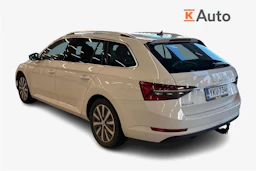 Valkoinen Skoda Superb 2022 kuva 2.