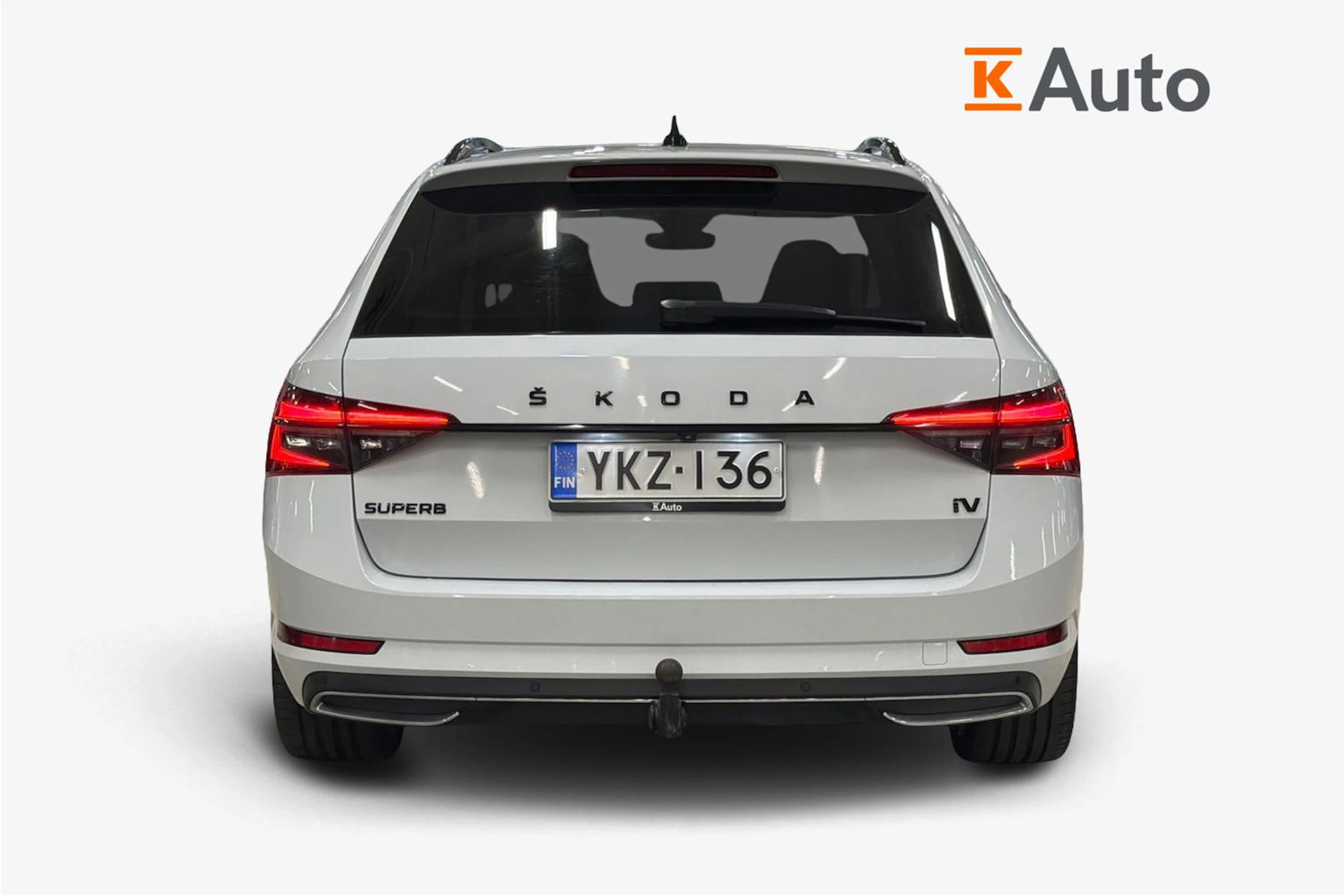 valkoinen Skoda Superb 2022 kuva 3.