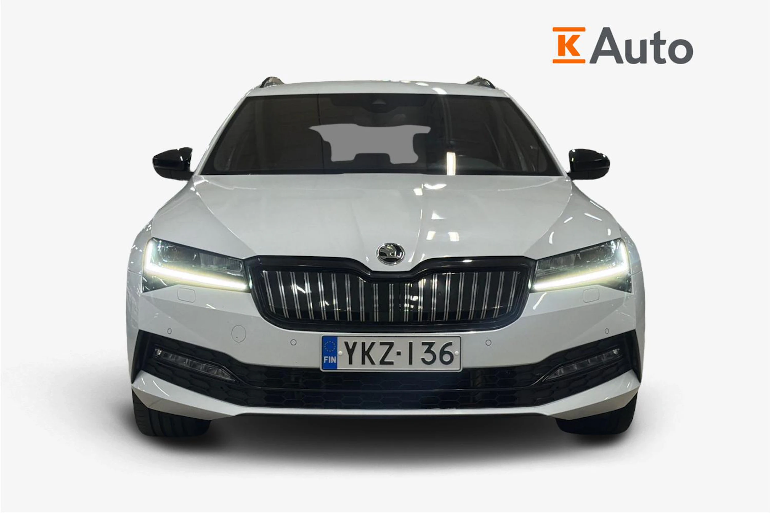 valkoinen Skoda Superb 2022 kuva 4.
