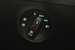 valkoinen Skoda Superb 2022 kuva 18.