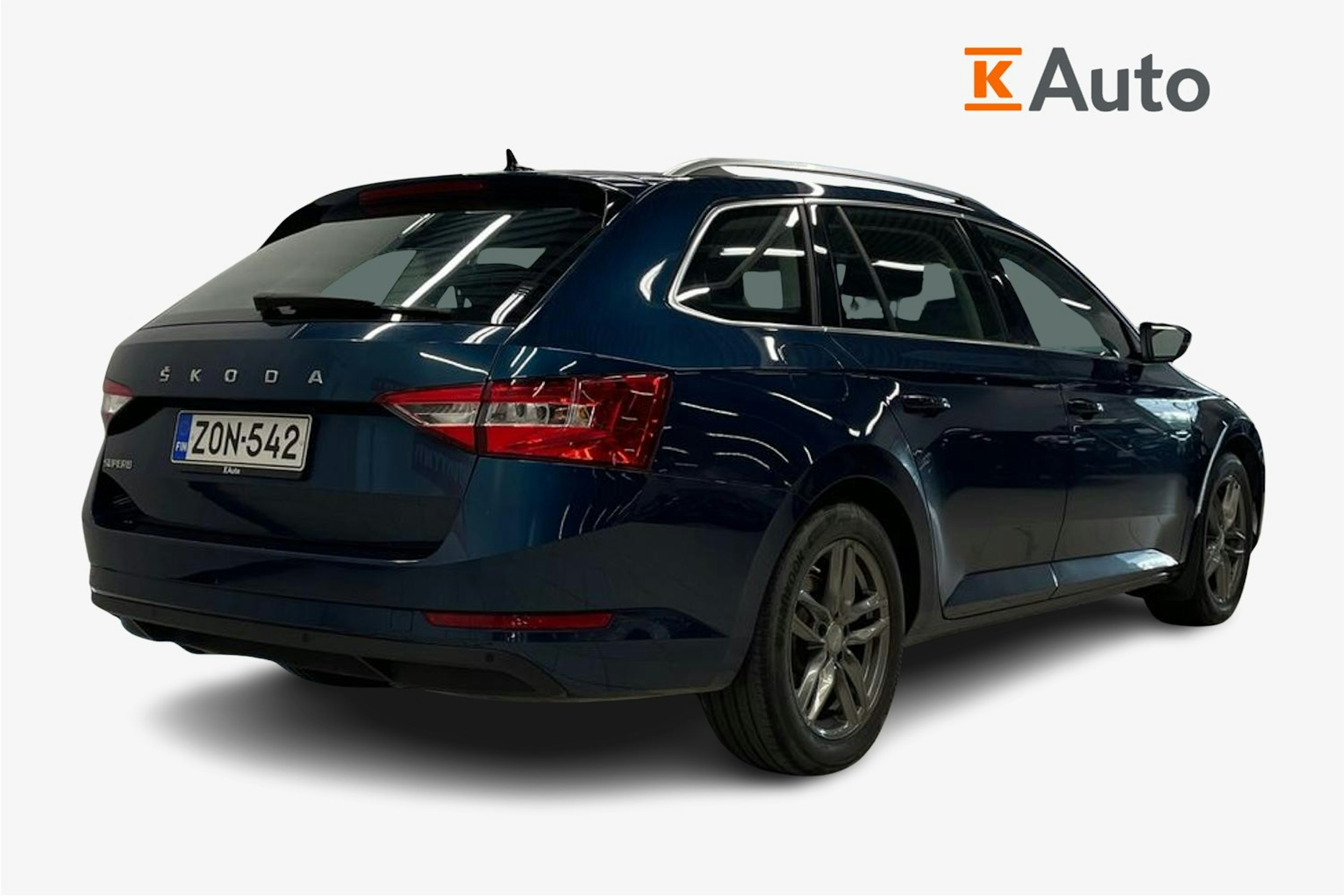 sininen Skoda Superb 2022 kuva 2.