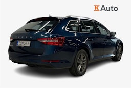 sininen Skoda Superb 2022 kuva 2.