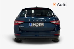 sininen Skoda Superb 2022 kuva 3.