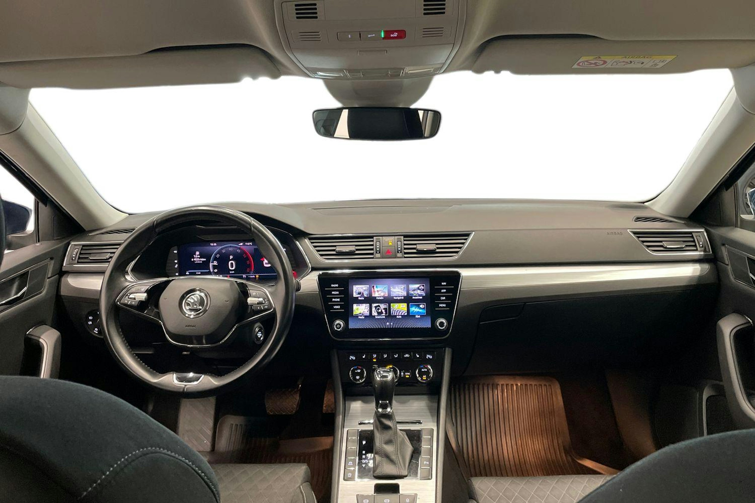 sininen Skoda Superb 2022 kuva 7.