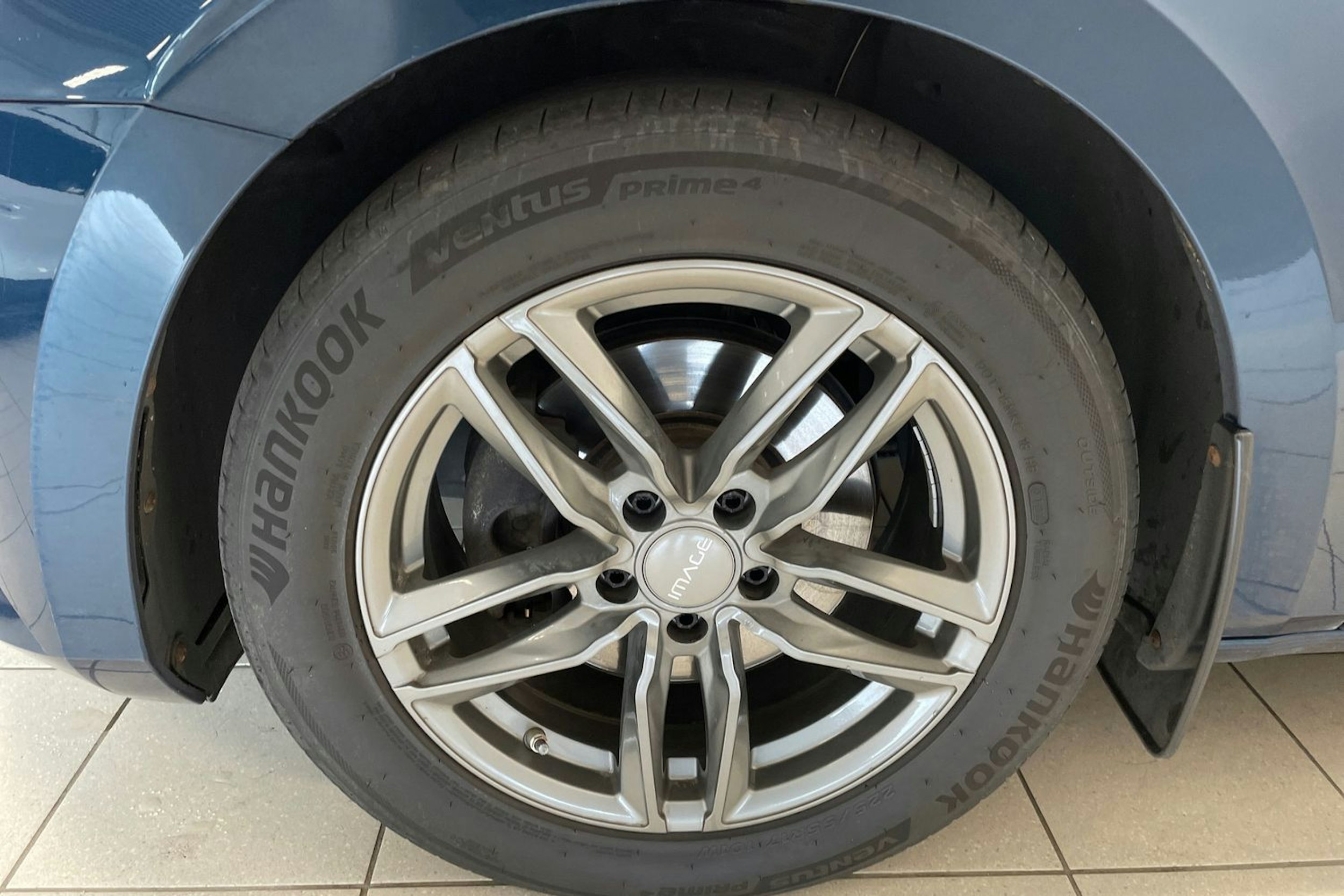 sininen Skoda Superb 2022 kuva 9.