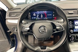 sininen Skoda Superb 2022 kuva 11.