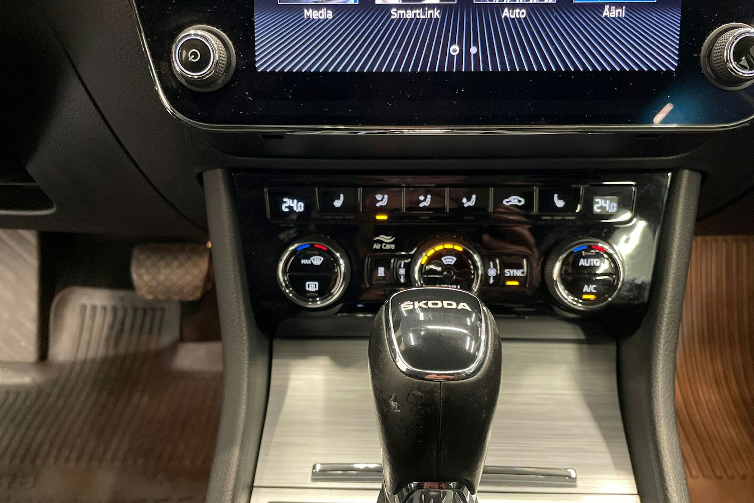 sininen Skoda Superb 2022 kuva 15.
