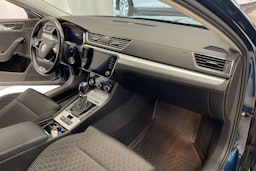sininen Skoda Superb 2022 kuva 24.