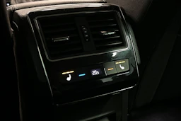 musta Skoda Superb 2023 kuva 17.