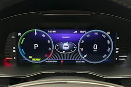musta Skoda Superb 2023 kuva 25.