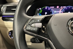sininen Skoda Superb 2023 kuva 14.