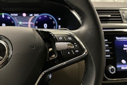 sininen Skoda Superb 2023 kuva 15.