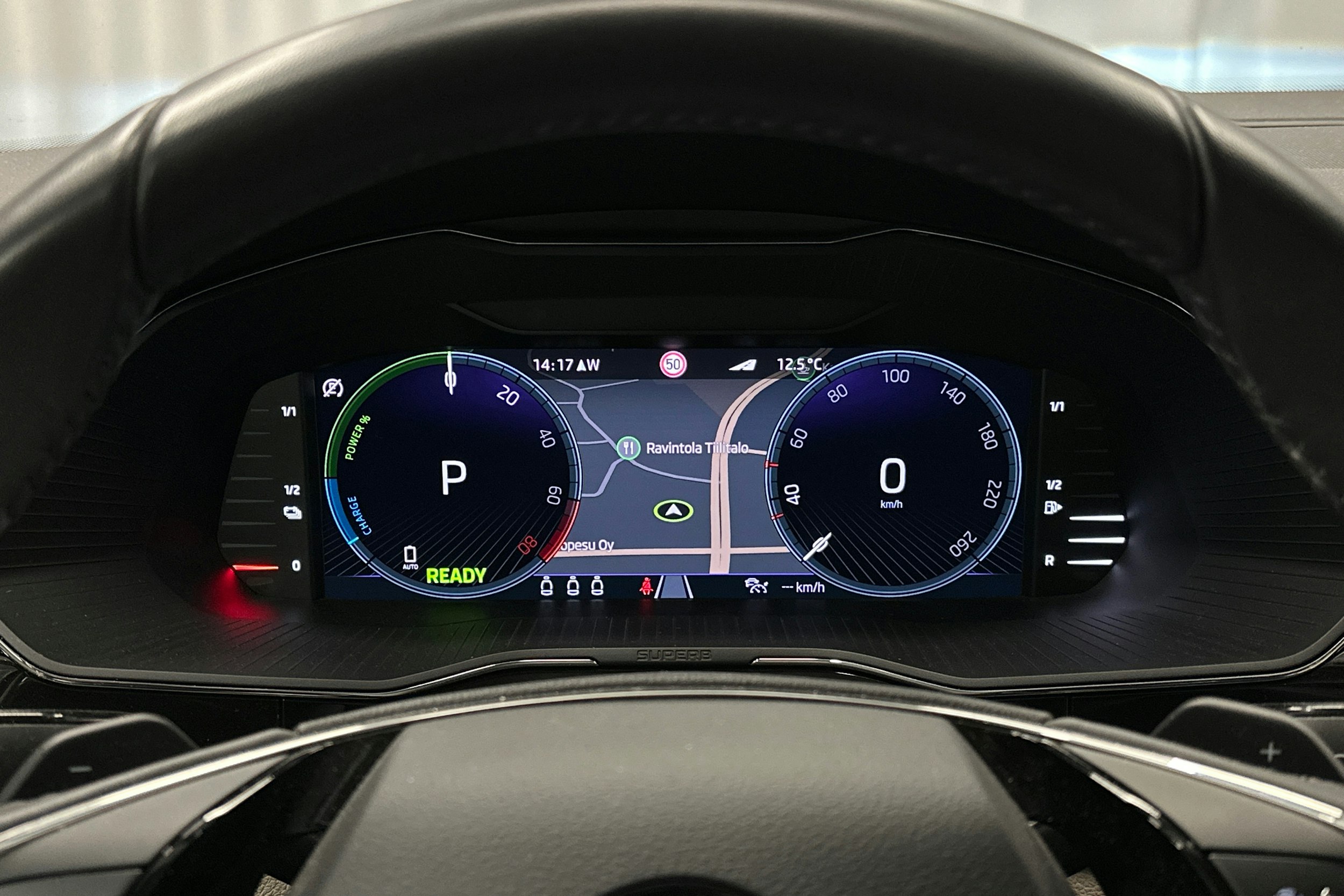 sininen Skoda Superb 2023 kuva 16.