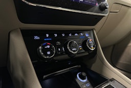 sininen Skoda Superb 2023 kuva 23.
