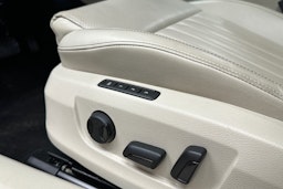 sininen Skoda Superb 2023 kuva 26.