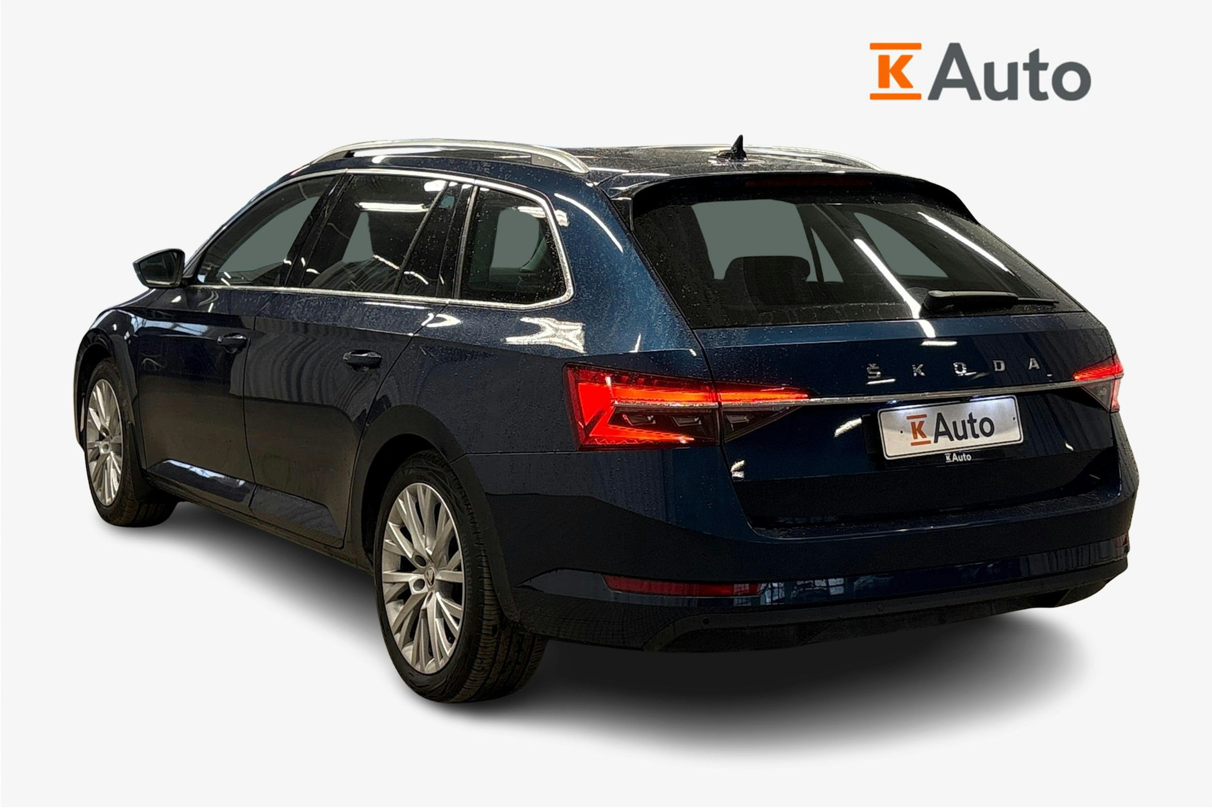 sininen Skoda Superb 2023 kuva 2.