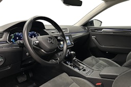 sininen Skoda Superb 2023 kuva 7.