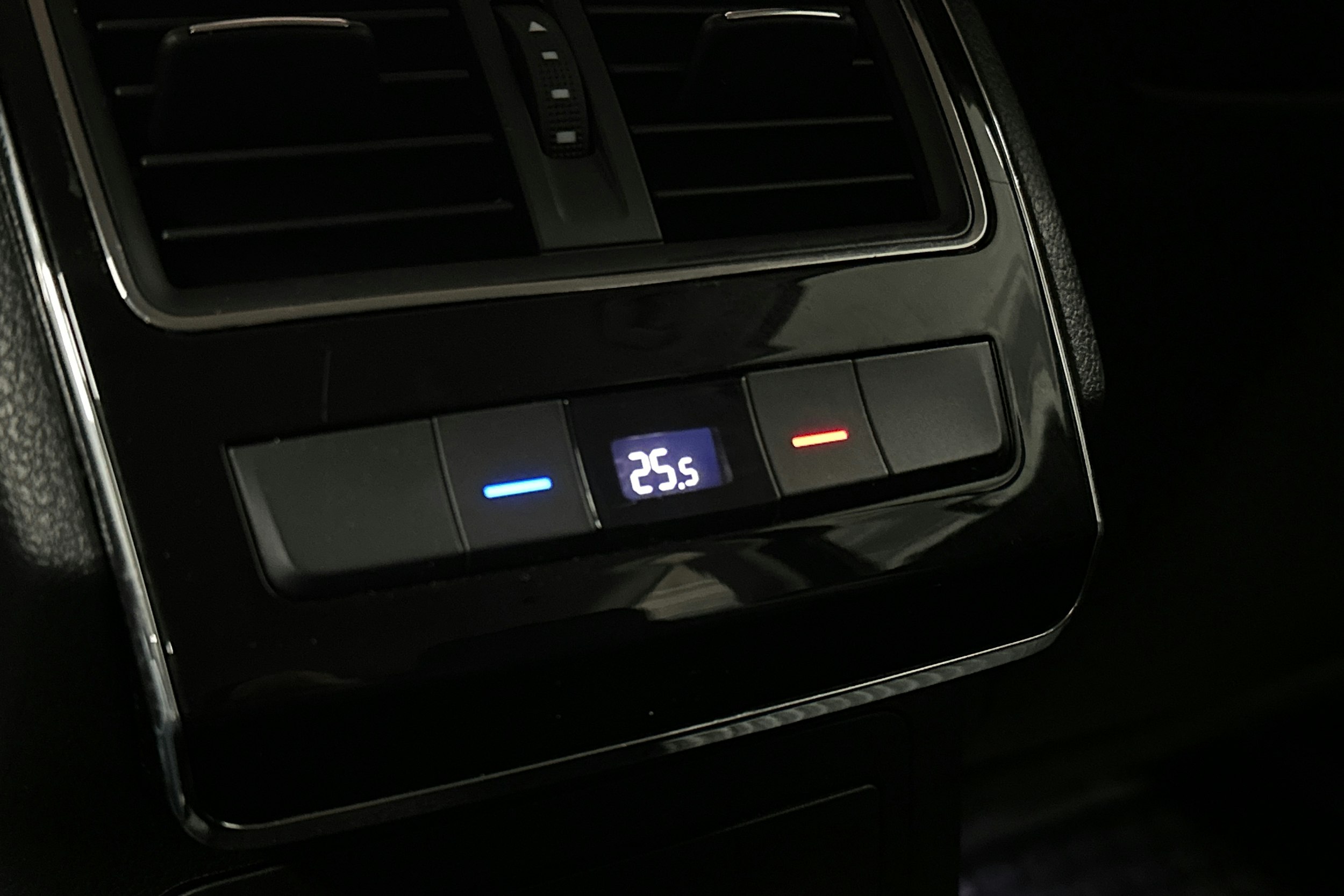 sininen Skoda Superb 2023 kuva 16.