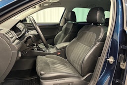 sininen Skoda Superb 2023 kuva 17.
