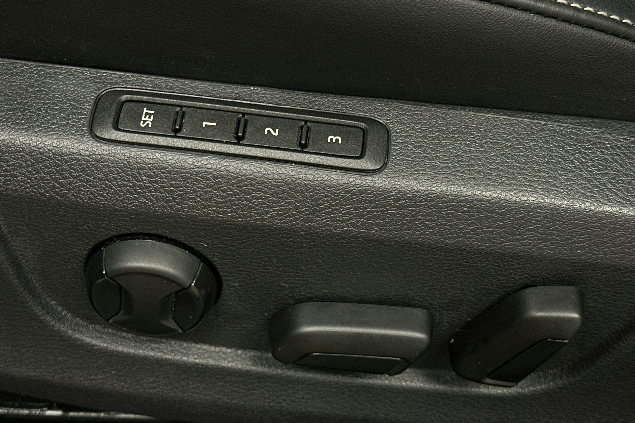 sininen Skoda Superb 2023 kuva 18.