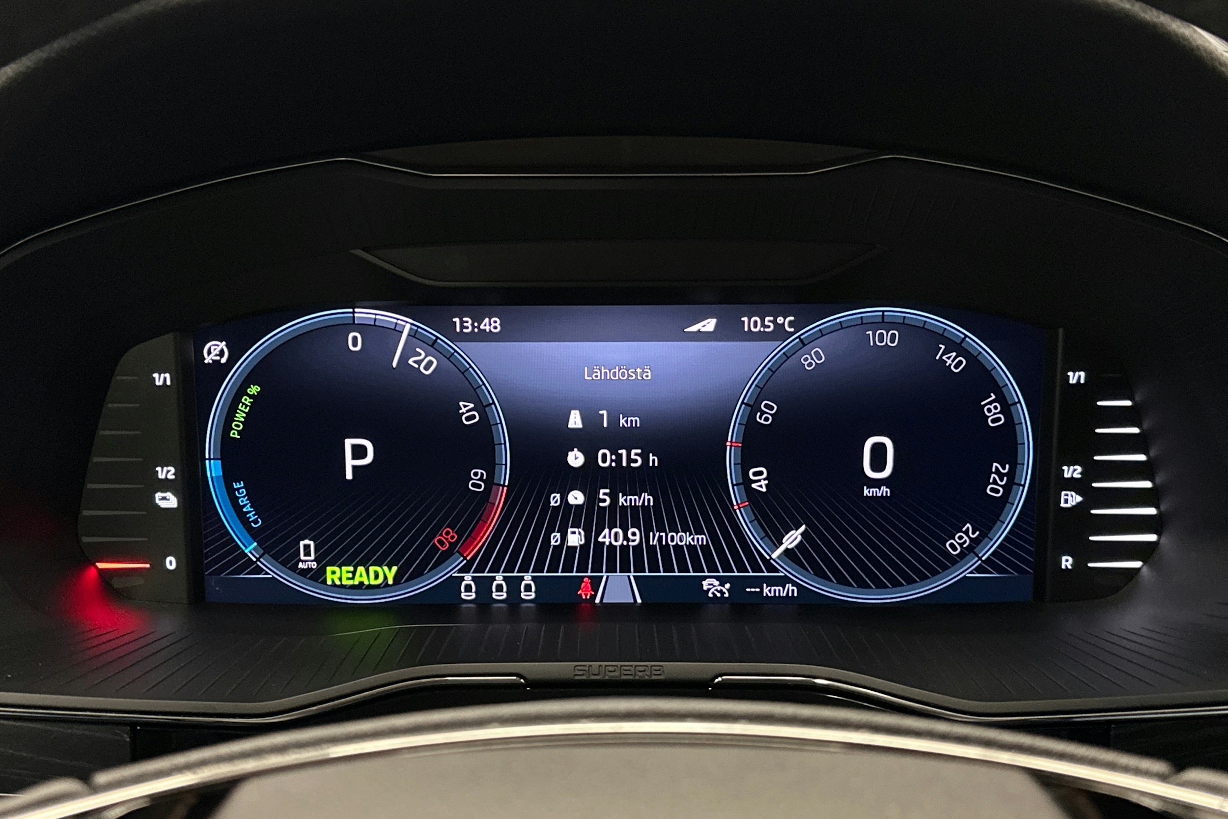 sininen Skoda Superb 2023 kuva 23.