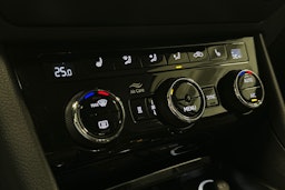 sininen Skoda Superb 2023 kuva 29.