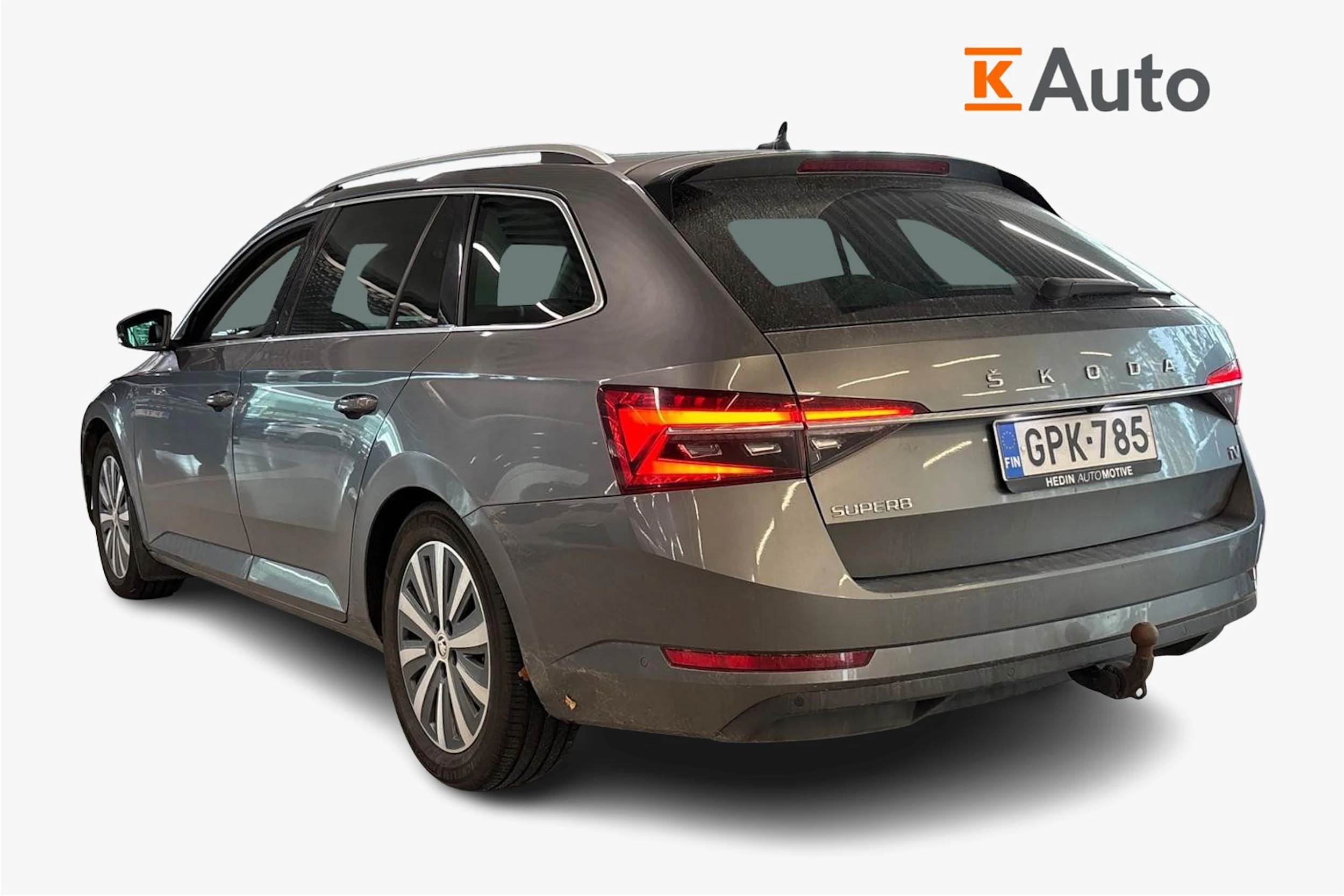 Harmaa Skoda Superb 2023 kuva 2.