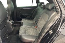 Musta Skoda Superb 2023 kuva 10.