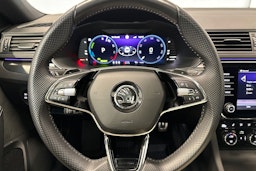 Musta Skoda Superb 2023 kuva 15.