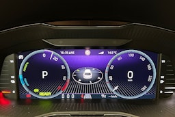 Musta Skoda Superb 2023 kuva 16.