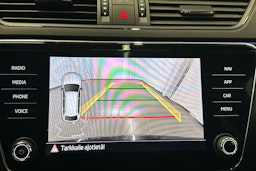 Musta Skoda Superb 2023 kuva 20.