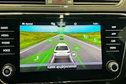 Musta Skoda Superb 2023 kuva 21.