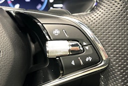 Musta Skoda Superb 2023 kuva 23.