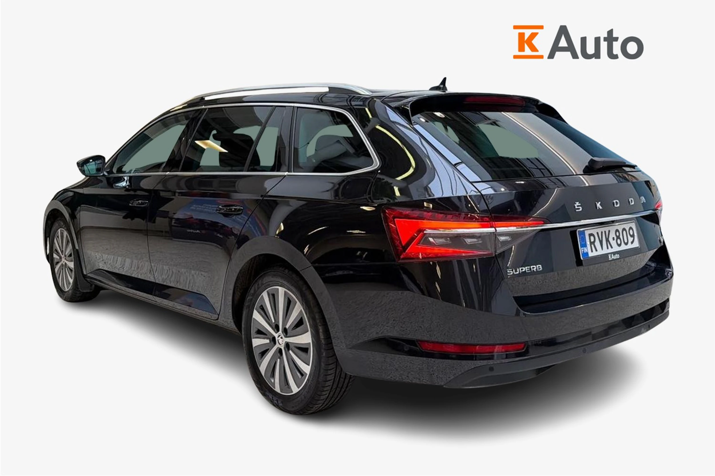 met. musta Skoda Superb 2023 kuva 2.