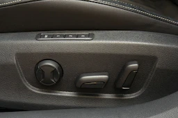 met. musta Skoda Superb 2023 kuva 12.