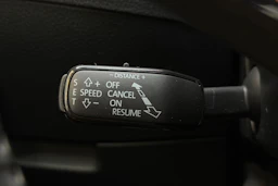 met. musta Skoda Superb 2023 kuva 16.