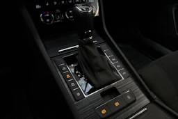 met. musta Skoda Superb 2023 kuva 26.