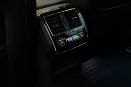 met. musta Skoda Superb 2023 kuva 27.