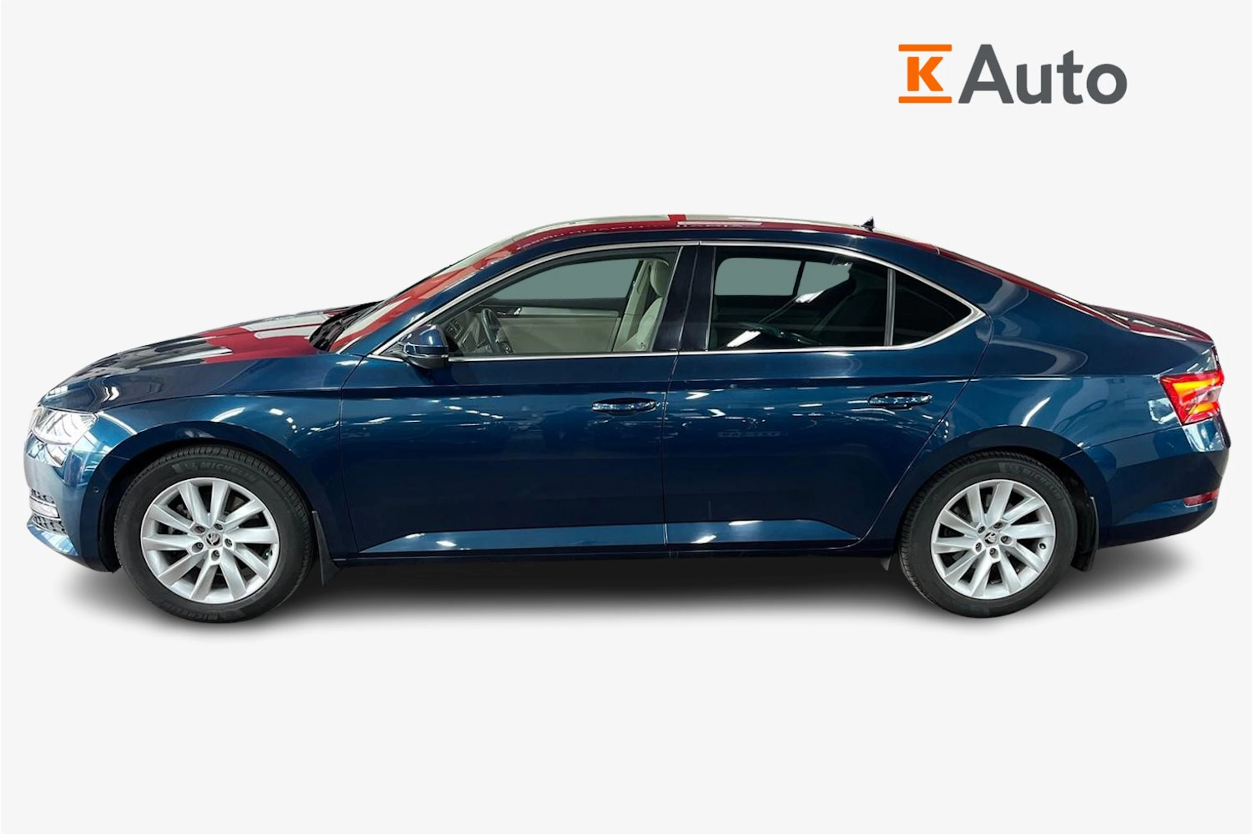 Sininen Skoda Superb 2024 kuva 5.