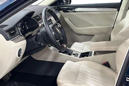 Sininen Skoda Superb 2024 kuva 6.