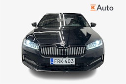 musta Skoda Superb 2024 kuva 5.