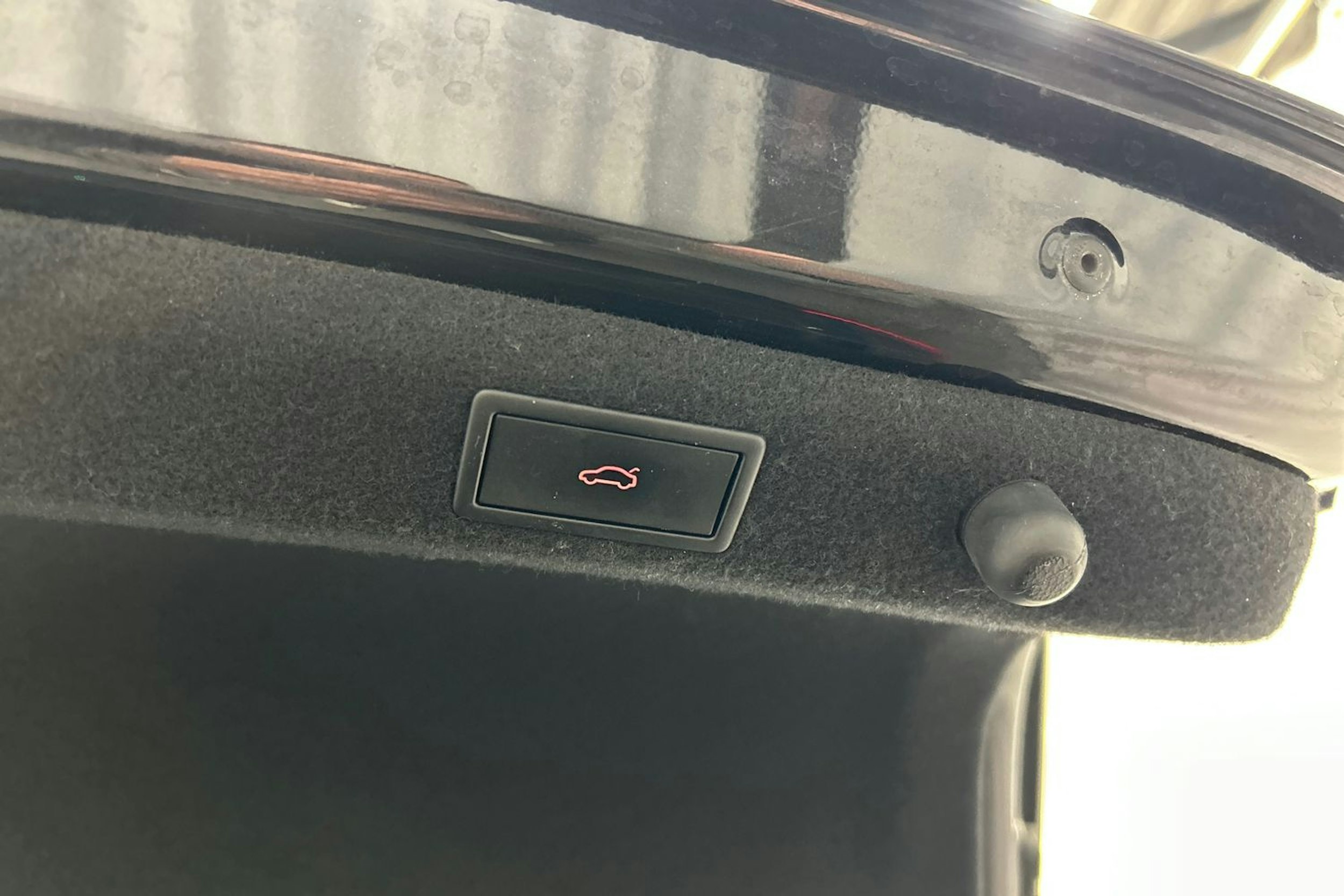 musta Skoda Superb 2024 kuva 15.