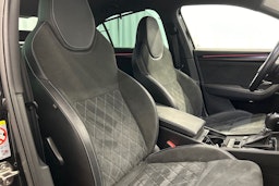 musta Skoda Superb 2024 kuva 20.