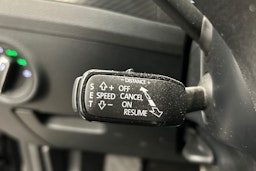 musta Skoda Superb 2024 kuva 26.