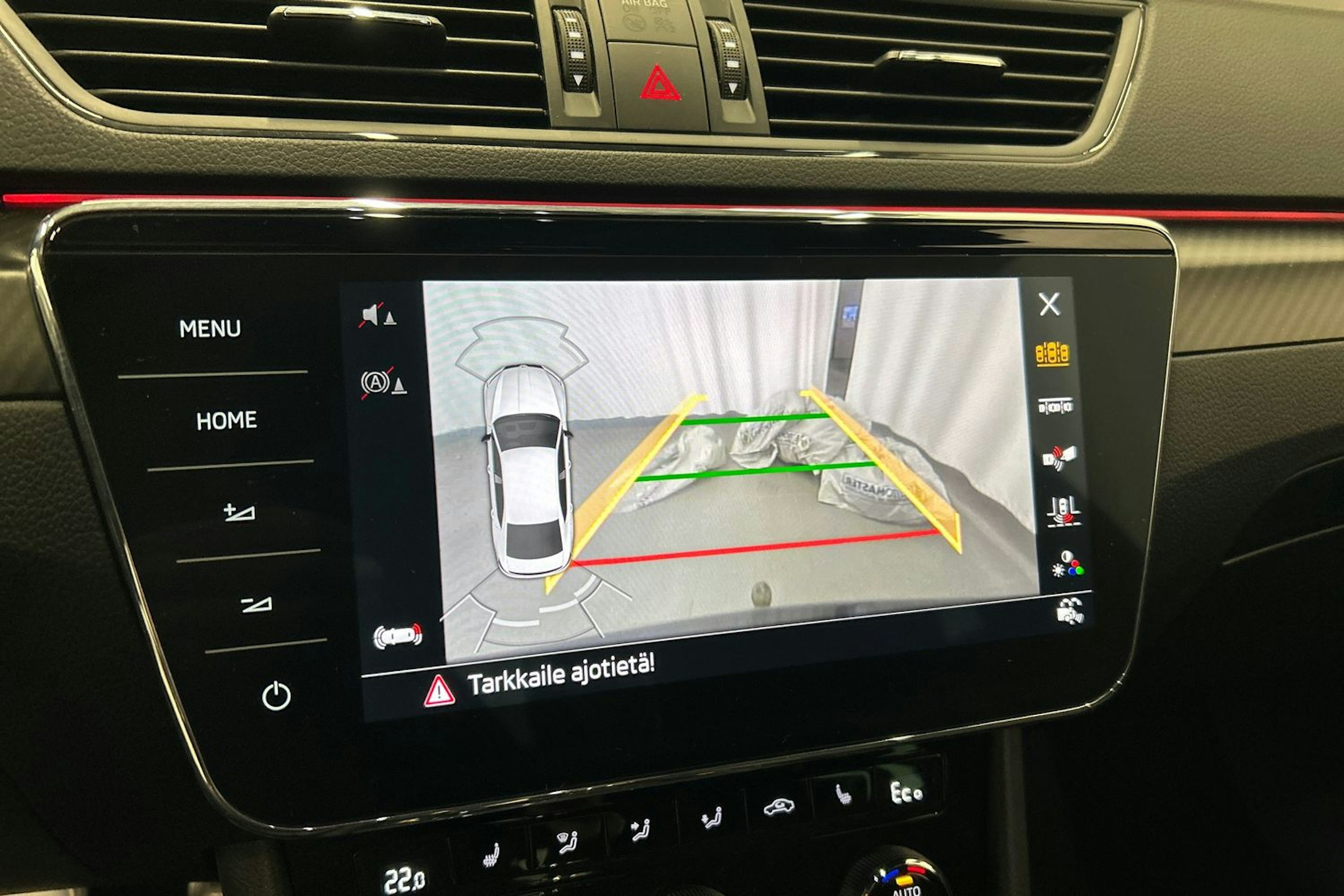 musta Skoda Superb 2024 kuva 27.