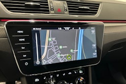 musta Skoda Superb 2024 kuva 28.