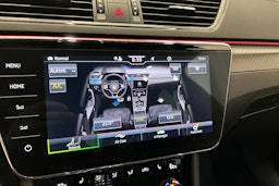 musta Skoda Superb 2024 kuva 30.