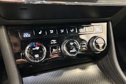 musta Skoda Superb 2024 kuva 31.