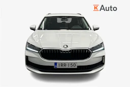valkoinen Skoda Superb 2024 kuva 4.