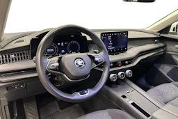 valkoinen Skoda Superb 2024 kuva 6.